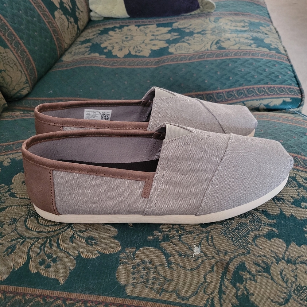 TOMS- Frost Grey Chambray Mens Classic Cloudbound Alpargatas size 8.5